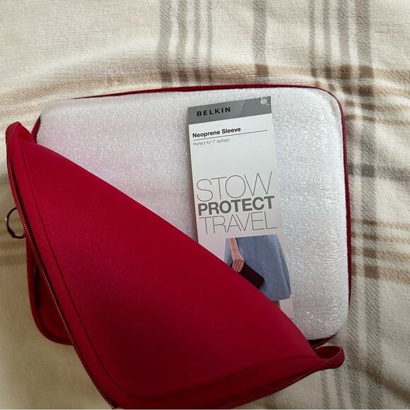 Belkin Neoprene Sleeve - Picture 2 of 3